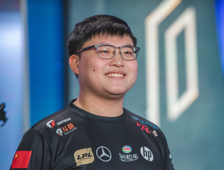 Uzi焦点对战，Doinb与60激战德国队分钟，比赛局势复杂胜负难料！