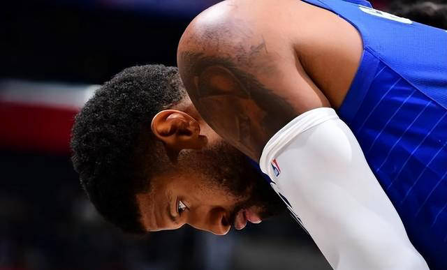 爆冷引发热议！，库里在切尔西比赛中锐不可当引发球迷热议(库里当选)